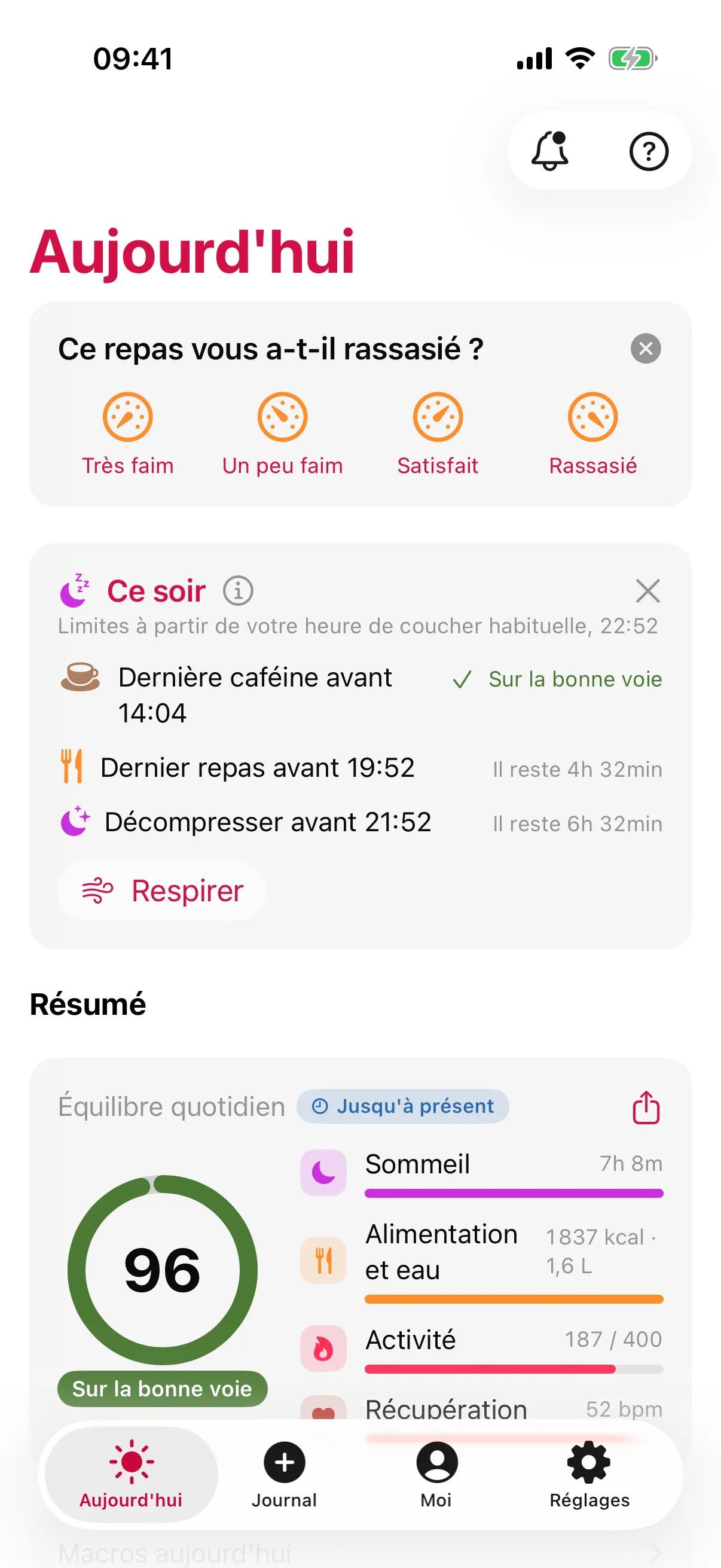 Écran Aujourd’hui de slotho : la question « Ce repas vous a-t-il rassasié ? », la carte Ce soir avec Dernière caféine avant 14:04, Dernier repas avant 19:52 et Décompresser avant 21:52, et un Équilibre quotidien de 96, « Jusqu’à présent », fait de Sommeil, Alimentation et eau, Activité et Récupération